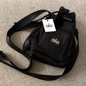 Alo Yoga Cross Body Bucket Bag NEW